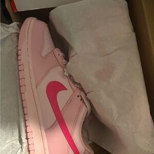 Nike Women's Light Pink and Hot Pink Sneakers